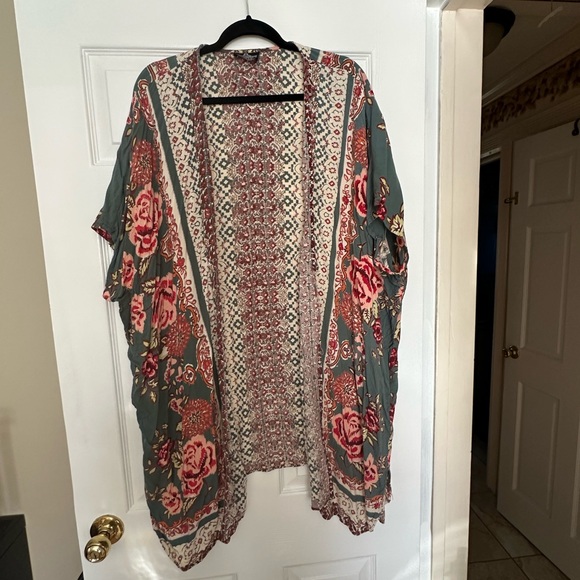 Angie Paisley Kimono - Picture 4 of 4